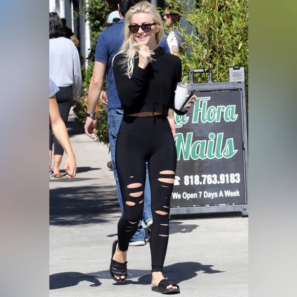 NWOT ALO Yoga Ripped Warrior Legging - Picture 7 of 16